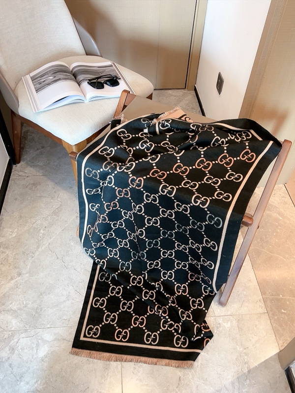 ブランドマフラー角部分ディテール